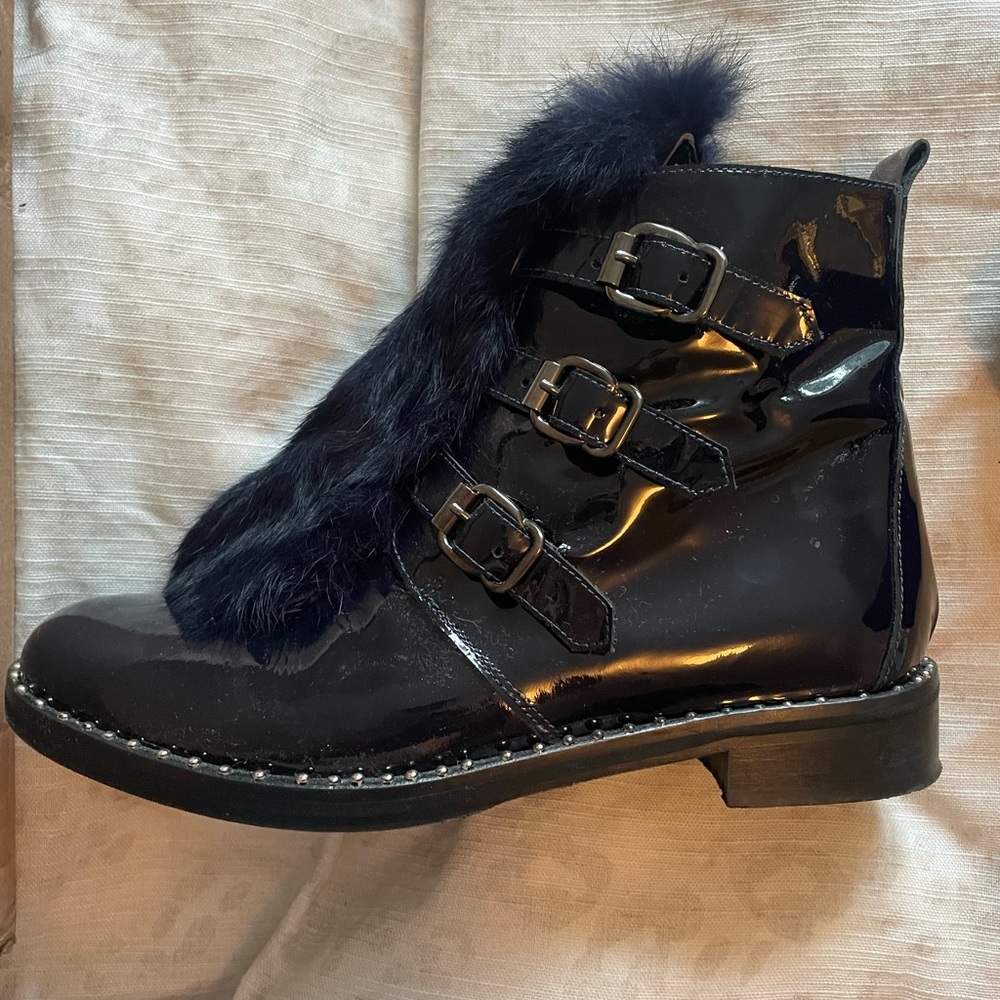 Patent leather and real fur booties